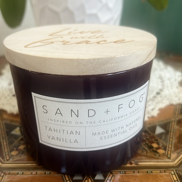 Tahitian Vanilla Scented Candle - Picture 12 of 16